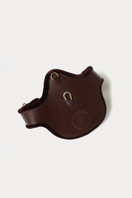 Amiko Guard Girth Fur, Brown