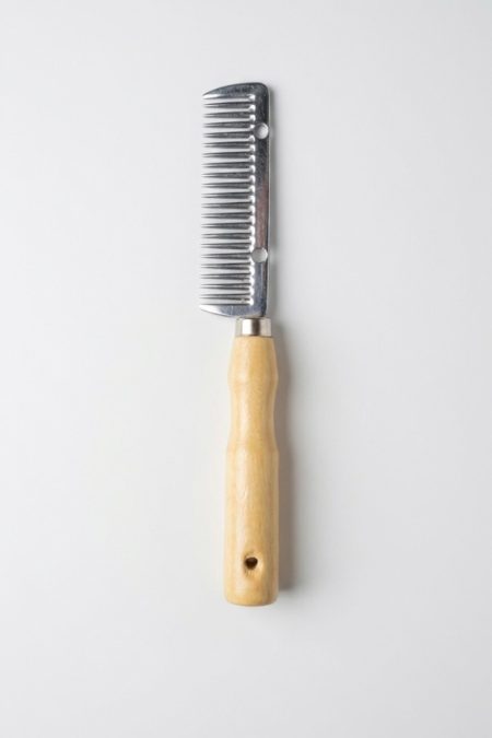 Amiko Aluminimum/Wood Comb