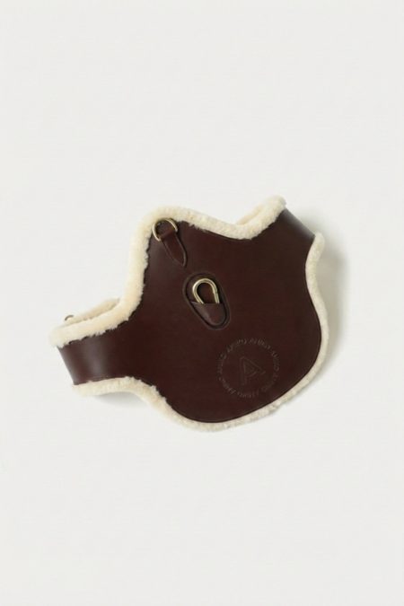 Amiko Guard Girth With Fur, Brown/Creme